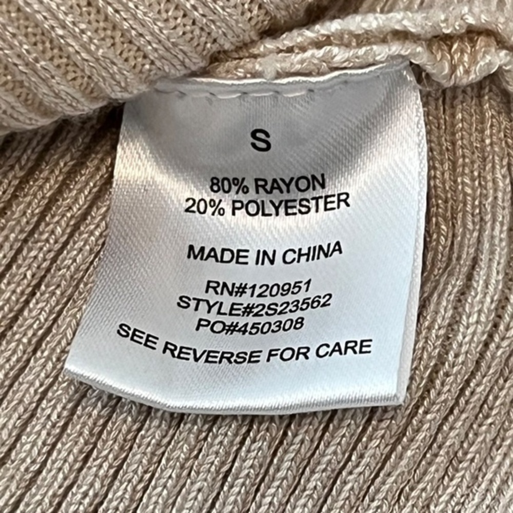 Pink Rose Sweater Small - Picture 5 of 9